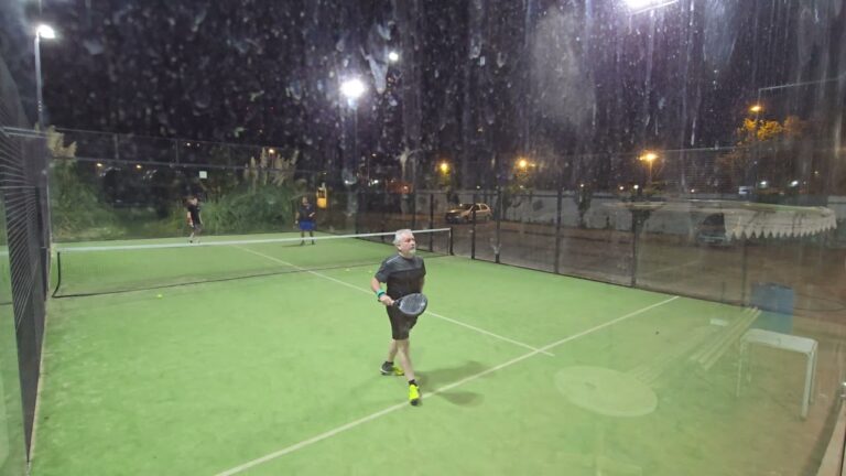 Padel &Ntilde;u&ntilde;oa: La Nueva Sensaci&oacute;n Deportiva en la Ciudad